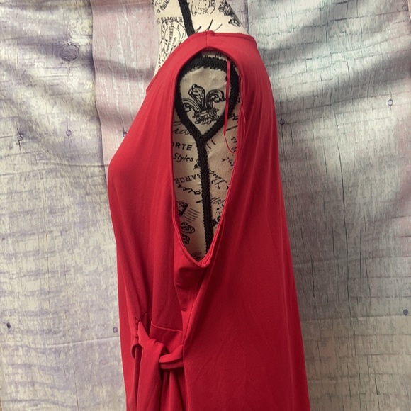 In brand new condition Woman’s Elle top. Size XXL - Picture 8 of 16